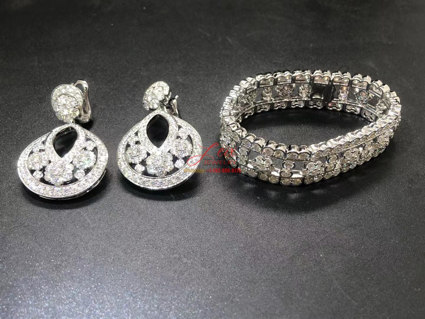 Custom VCA High Jewelry Snowflake 21.5ct Diamonds Platinum Bracelet (4) Custom VCA High Jewelry Snowflake 21.5ct Diamonds Platinum Bracelet