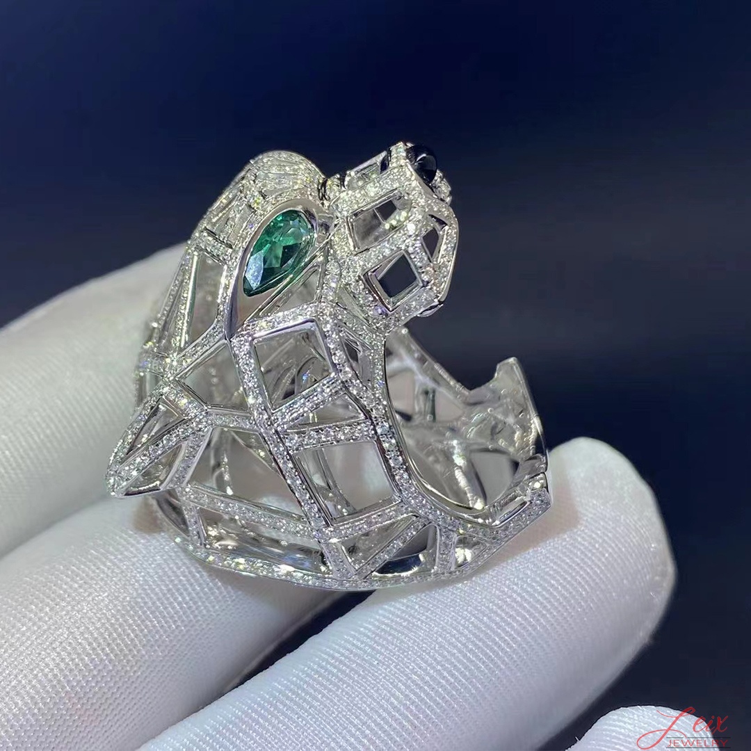 Panthere De Cartier 18K White Gold Emeralds Onyx Diamond-Pave Ring (1) Panthere De Cartier 18K White Gold Emeralds Onyx Diamond-Pave Ring