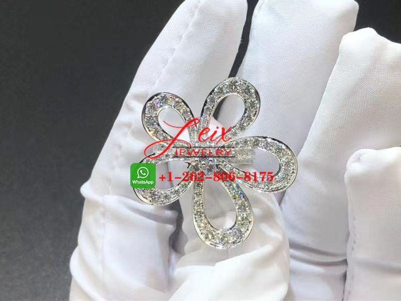 Van Cleef Arpels 18K White Gold 2.66ct Diamonds Flowerlace Ring Van Cleef Arpels 18K White Gold 2.66ct Diamonds Flowerlace Ring