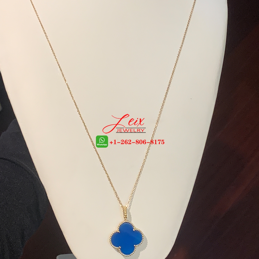 Van Cleef & Arpels Magic Alhambra 1 Motif Blue Agate 18k Yellow Gold Long Necklace (2) Van Cleef & Arpels Magic Alhambra 1 Motif Blue Agate 18k Yellow Gold Long Necklace