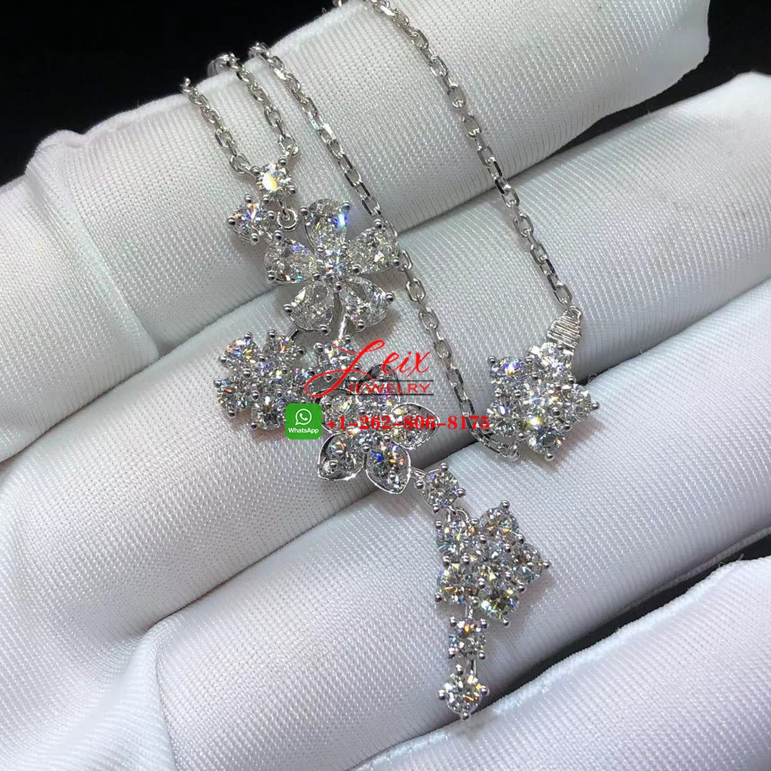 Van Cleef Folie des Prés High Jewelry 18k White Gold 4.79ct Diamonds Pendant Necklace (1) Van Cleef Folie des Prés High Jewelry 18k White Gold 4.79ct Diamonds Pendant Necklace