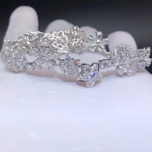 Van Cleef High Jewelry 18K White Gold Folie des Pres 15.17ct Diamond Bracelet