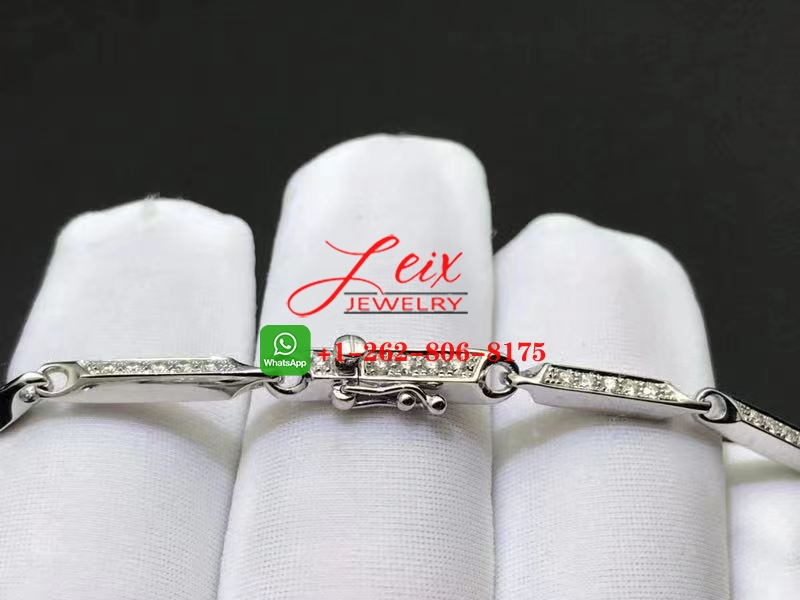 Custom Panthere de Cartier 18K White Gold 5.41ct Diamond Necklace (1) Custom Panthere de Cartier 18K White Gold 5.41ct Diamond Necklace