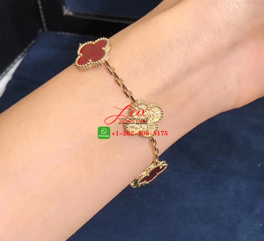 Van Cleef & Arpels Vintage Alhambra 18k Yellow Gold and Carnelian 5 Motif Bracelet (3) Van Cleef & Arpels Vintage Alhambra 18k Yellow Gold and Carnelian 5 Motif Bracelet