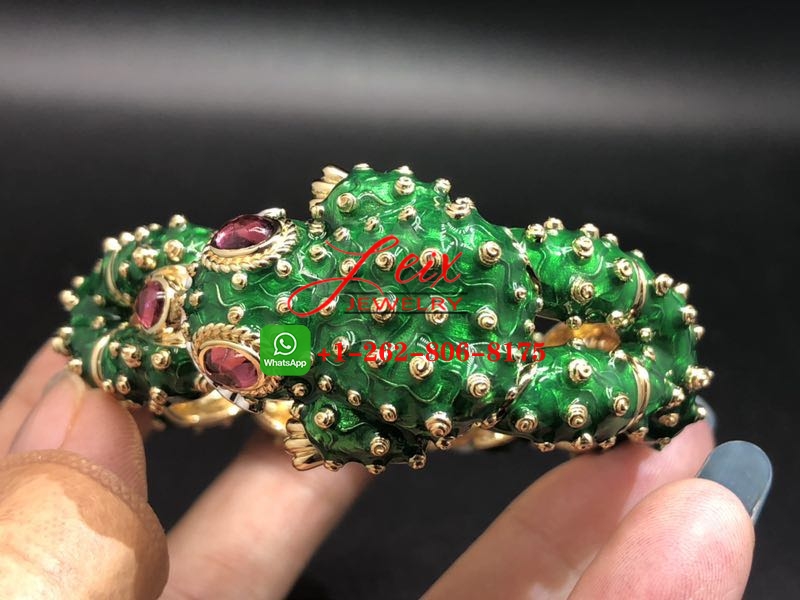 David Webb Frog Green Enamel & Ruby 18k Gold & Platinum Diamond Bangle Bracelet (7) David Webb Frog Green Enamel & Ruby 18k Gold & Platinum Diamond Bangle Bracelet