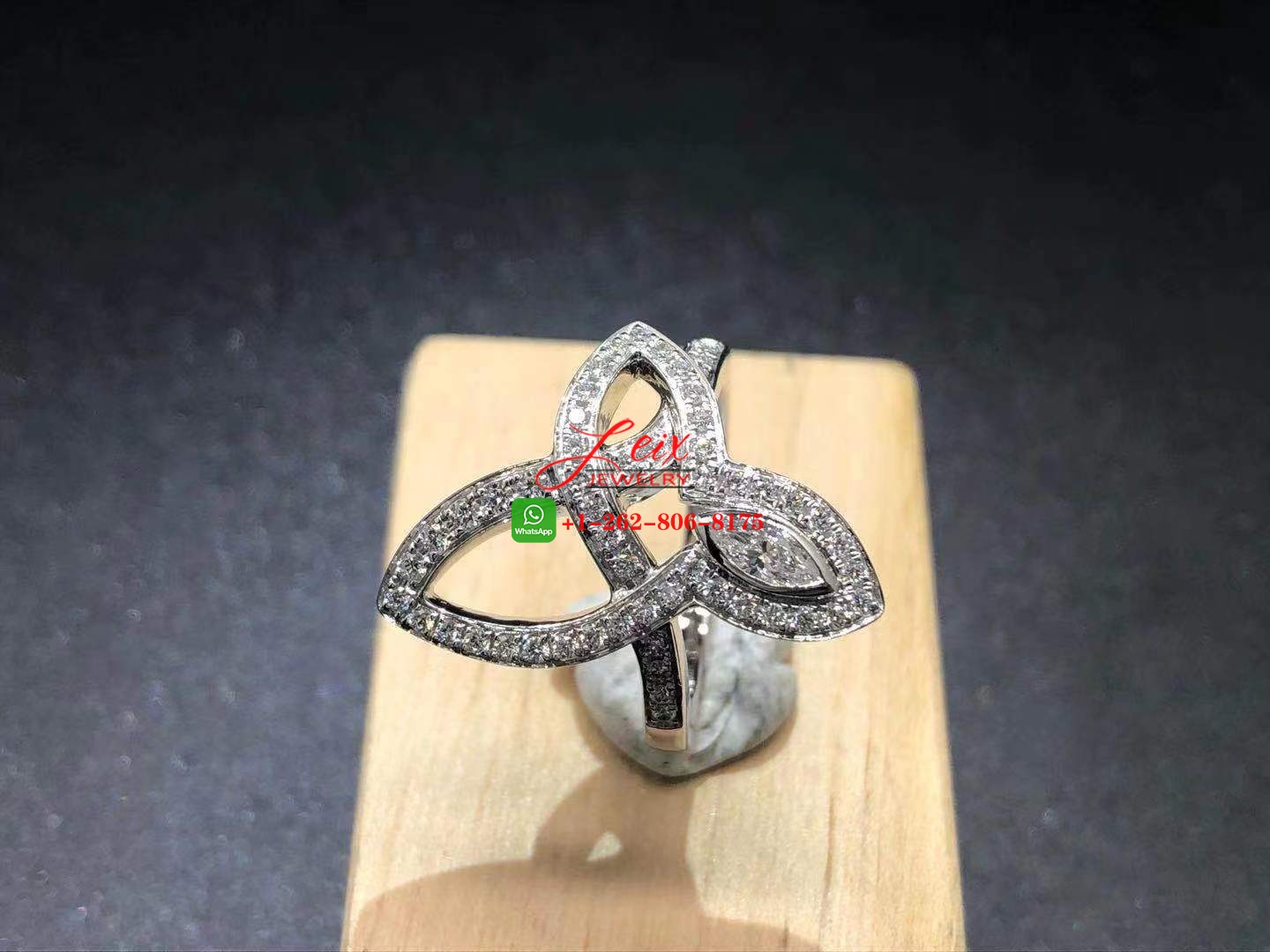High Quality Harry Winston Lily Cluster Platinum Diamond Ring (3) High Quality Harry Winston Lily Cluster Platinum Diamond Ring