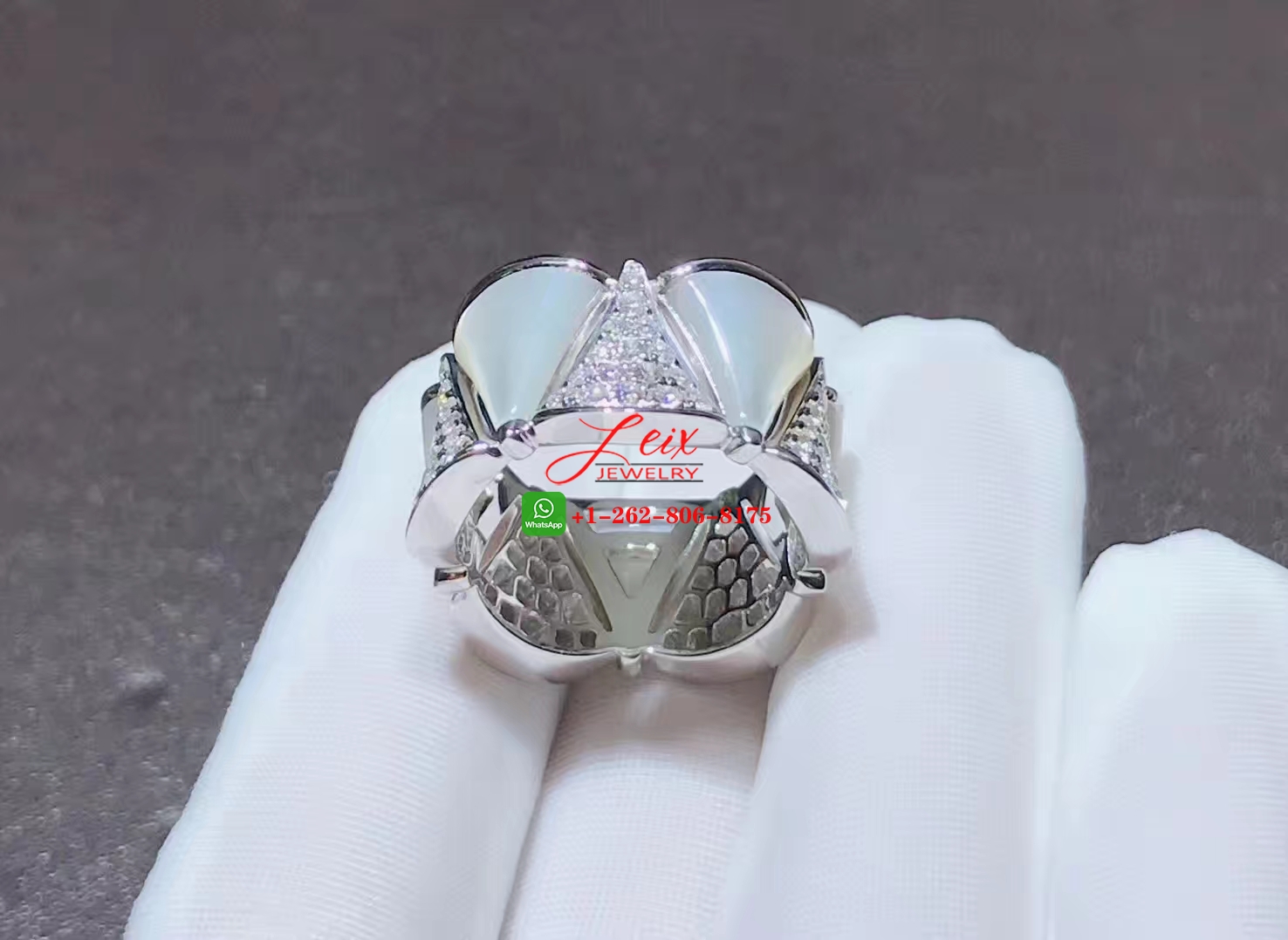 Bulgari Diva Dream 18k White Gold Diamond and Mother of Pearl Band Ring (5) Bulgari Diva Dream 18k White Gold Diamond and Mother of Pearl Band Ring