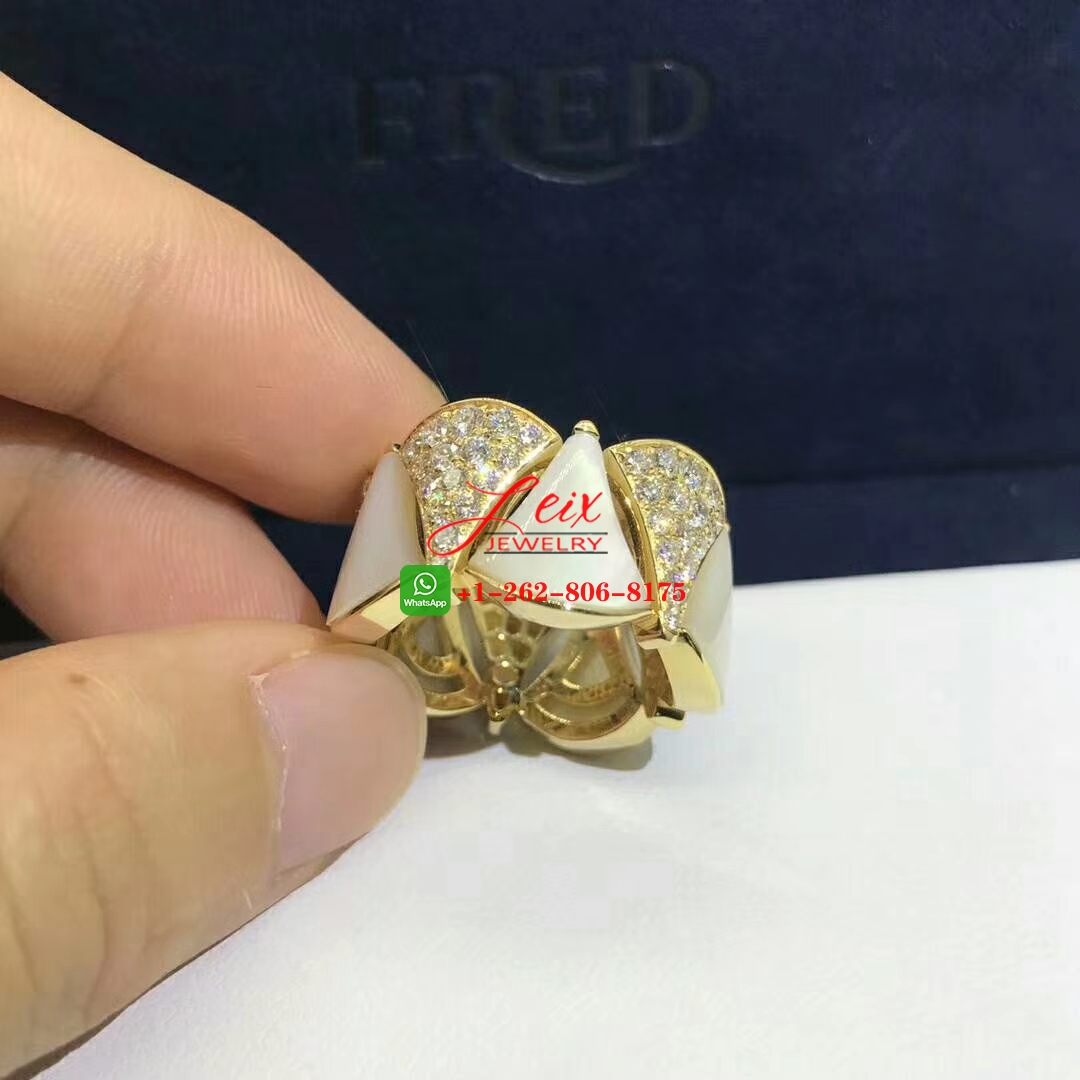 Bvlgari Divas’ Dream 18k Gold Mother of Pearl & 1.51ct Diamond Ring (2) Bvlgari Divas’ Dream 18k Gold Mother of Pearl & 1.51ct Diamond Ring