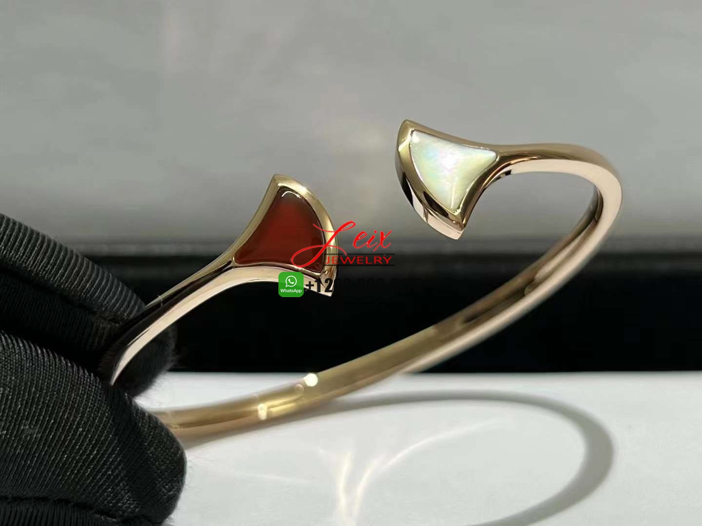 Bvlgari Divas' Dream Carnelian Mother of Pearl 18K Rose Gold Open Cuff Bracelet (3) Bvlgari Divas' Dream Carnelian Mother of Pearl 18K Rose Gold Open Cuff Bracelet