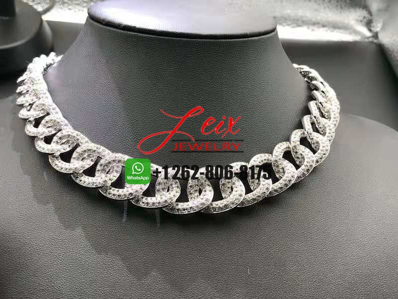 Custom VCA 18k White Gold 33.96CT Diamond Paved Olympia High Jewelry Necklace (1) Custom VCA 18k White Gold 33.96CT Diamond Paved Olympia High Jewelry Necklace