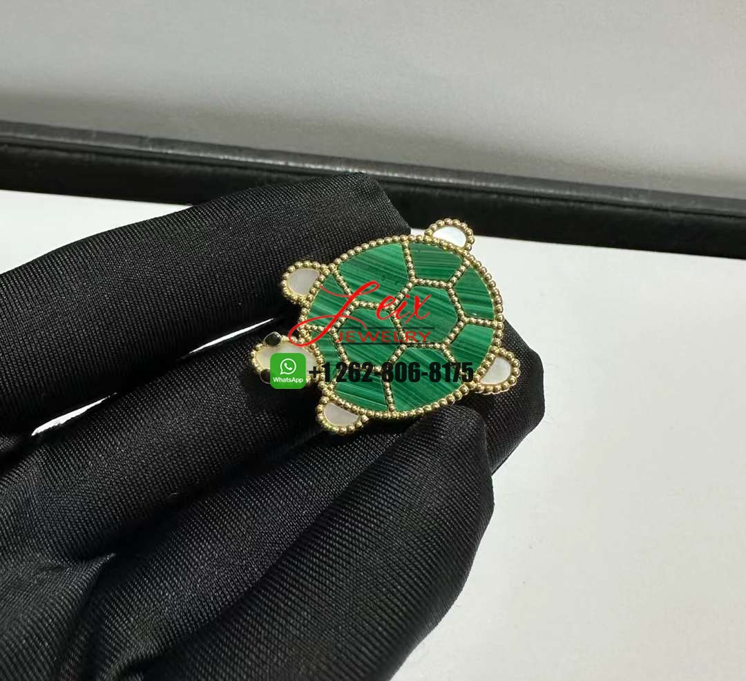 VCA Lucky Animals Turtle Clip 18k Yellow Gold Malachite, Mother-of-pearl, Onyx Brooch (1)