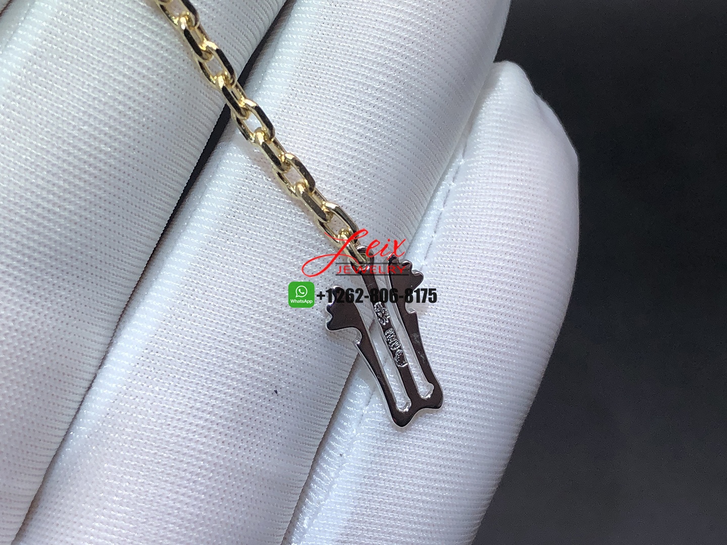 Van Cleef & Arpels Magic Alhambra Tiger's Eye 18k Yellow Gold 16 Motifs Long Necklace (4) Van Cleef & Arpels Magic Alhambra Tiger's Eye 18k Yellow Gold 16 Motifs Long Necklace