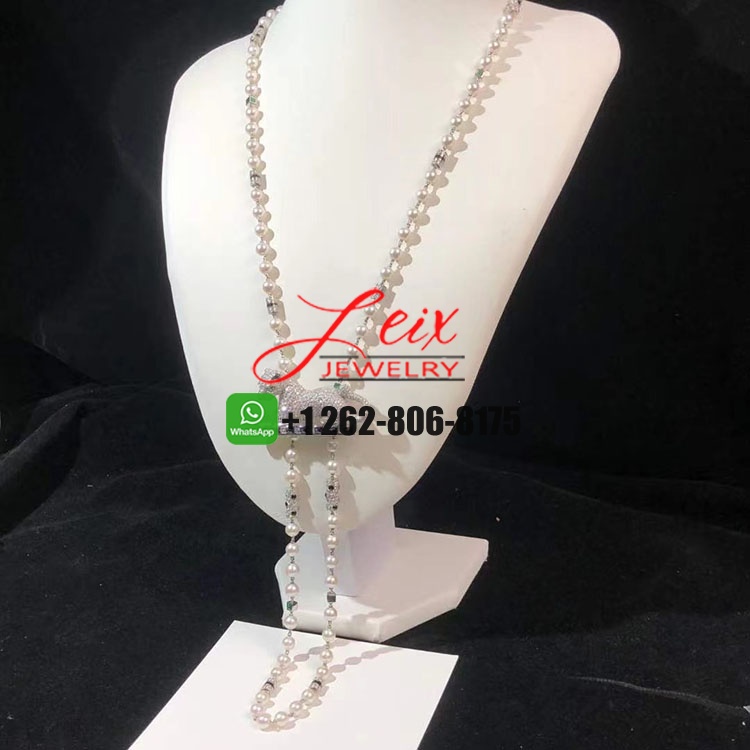 Cartier 18k White Gold Pave Diamond Pearl Onyx Emerald Panthère de Cartier Brooch Necklace (4) Cartier 18k White Gold Pave Diamond Pearl Onyx Emerald Panthère de Cartier Brooch Necklace