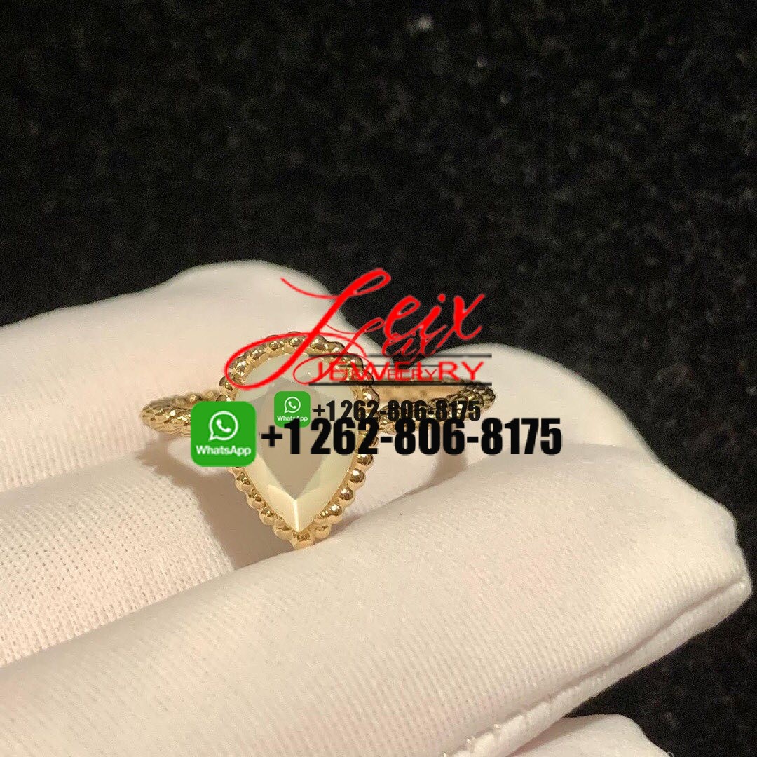 Boucheron Serpent Bohème 18k Yellow Gold Mother of Pearl S Motif Ring Boucheron Serpent Bohème 18k Yellow Gold Mother of Pearl S Motif Ring