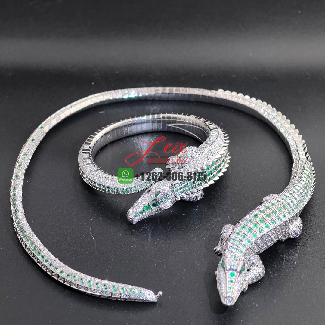 Cartier 18k White Gold Faune et Flore de Cartier Pave Diamonds and Emeralds High Jewelry Crocodile Necklace (4)