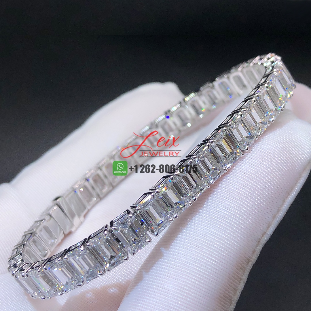 Custom Made 28ct Emerald Cut Diamond Tennis Bracelet in Platinum Custom Made 28ct Emerald Cut Diamond Tennis Bracelet in Platinum